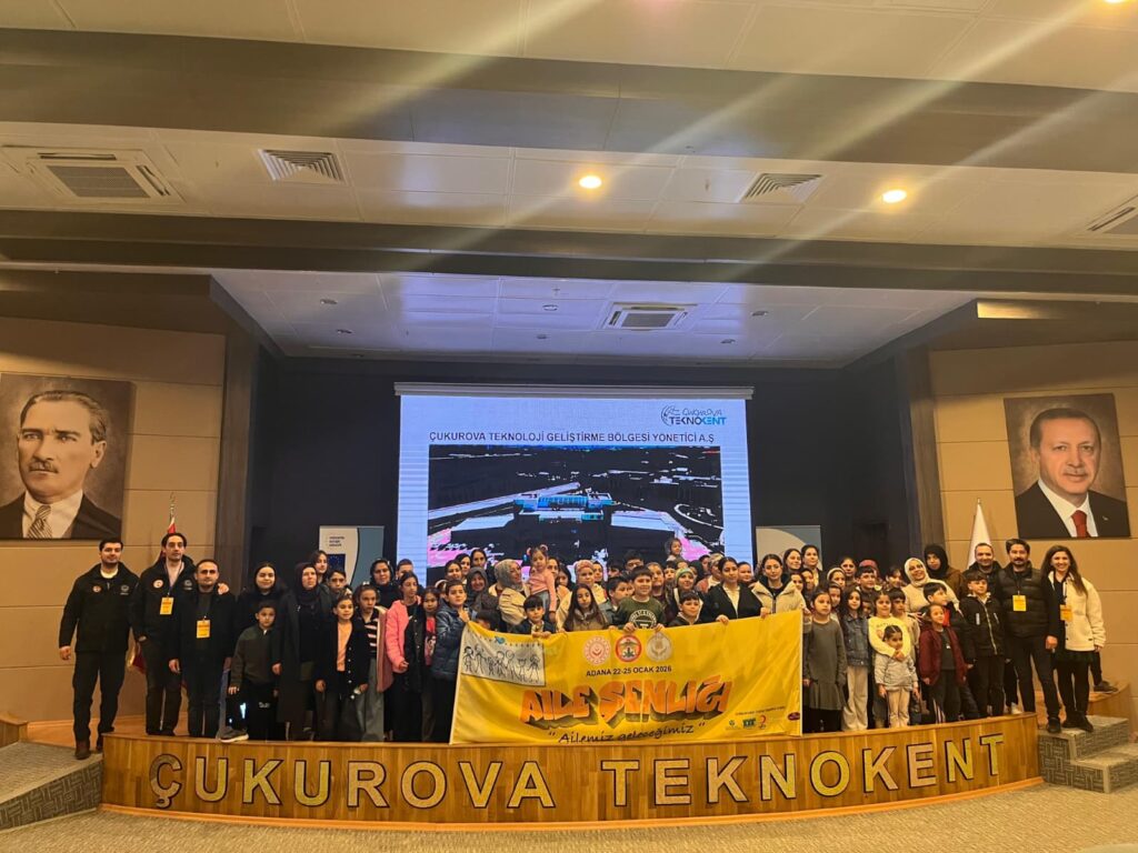 Aile ve Sosyal Hizmetler Bakanlığı ile Adana Valiliği iş birliğinde düzenlenen Aile Şenliği...